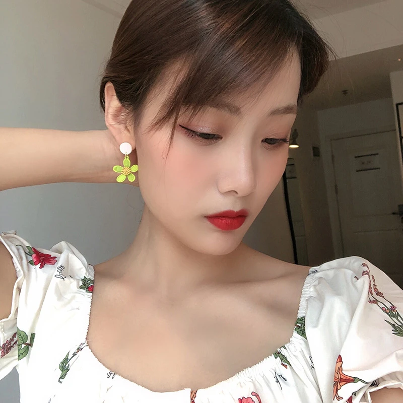 

Fashion is pure and fresh, is a pure lady style earrings creative personality goddess of flowers earring stud earrings adorn art