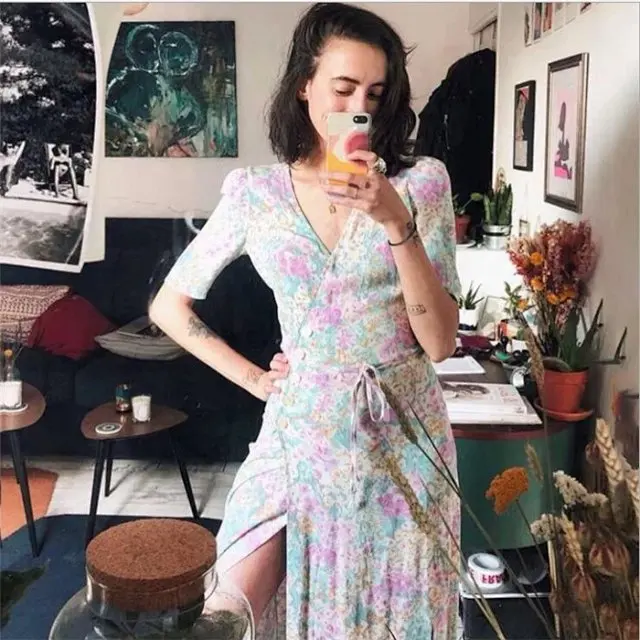 Женское платье миди с коротким рукавом V образным вырезом и принтом спереди