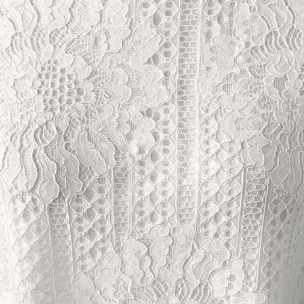 Осеннее женское платье с рукавом три четверти и круглым вырезом однотонное