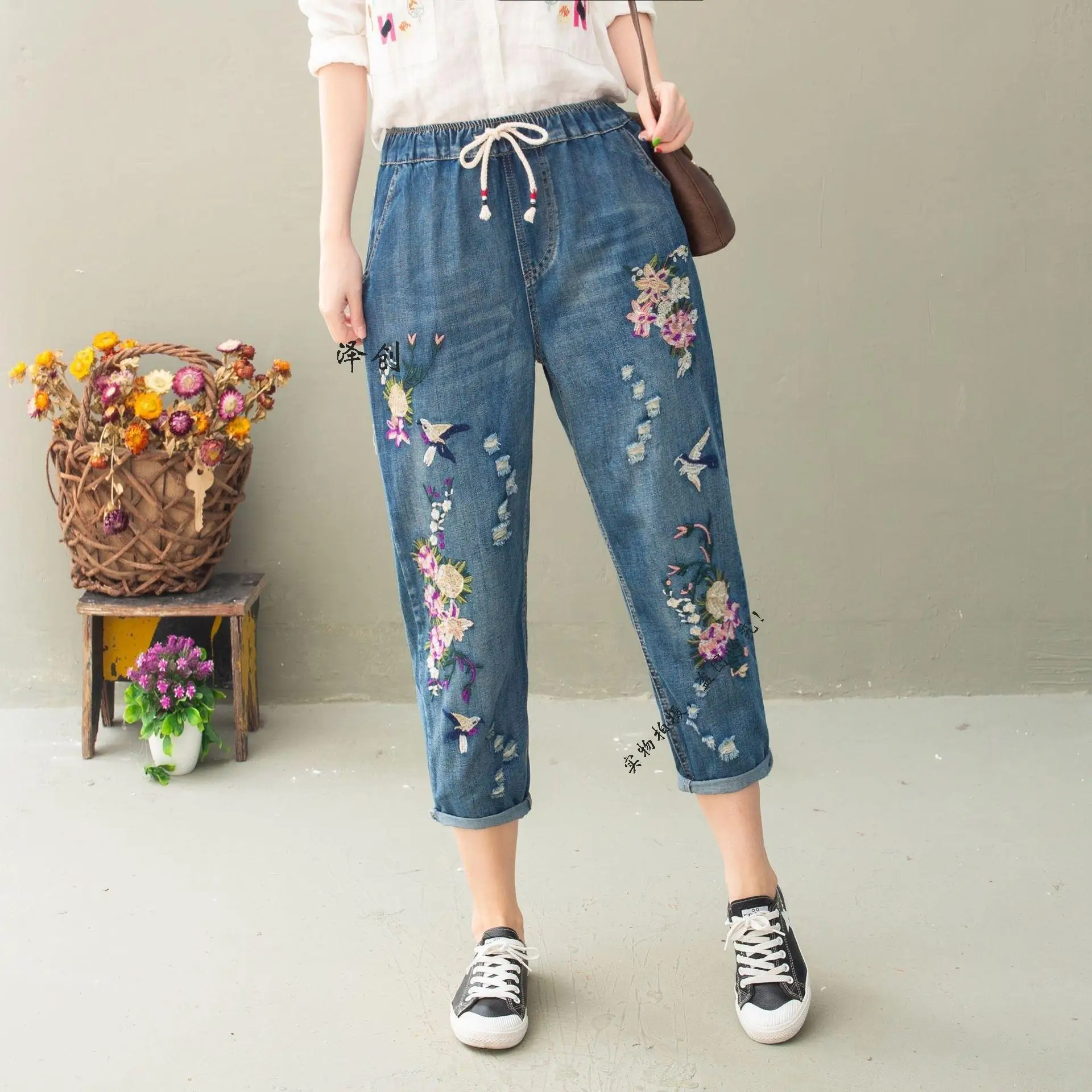 Women Harem Jeans Elastic Waist Spring Floral Embroidery Chinese Style Denim Pant Calf Length Trousers Lady Casual Loose Pants