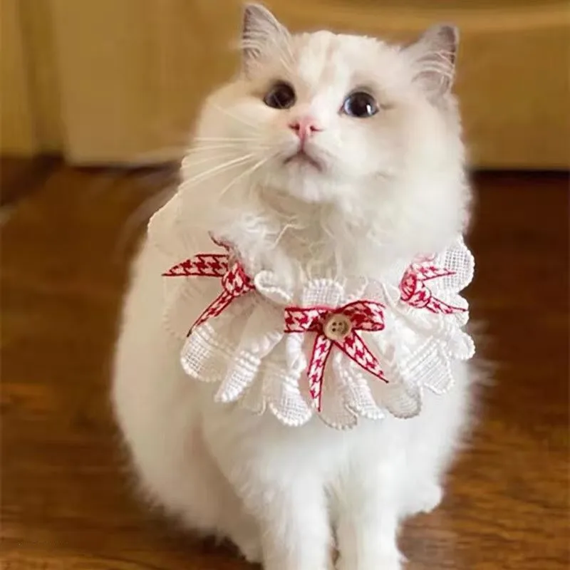 

2021 кошка ручной работы Слюнявчик с бантиком аксессуары для домашних животных волнистые кружевные пуговицы кружевное ожерелье для собак пр...