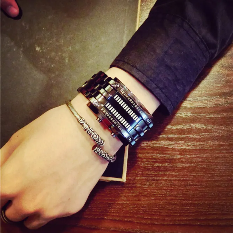 

Top Tide Couple Chronograph Wristwatch Luxury Strong Sport Steel Mesh Chronos Fashion Relojes Masculino The Best Gift To Lovers