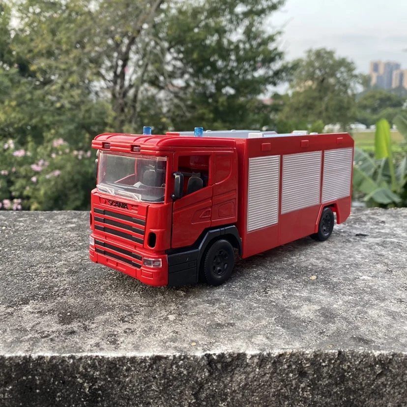 

Литые в масштабе 1:32 для пожарной машины Scania, коллекционные игрушечные модели автомобилей из сплава, статическое украшение