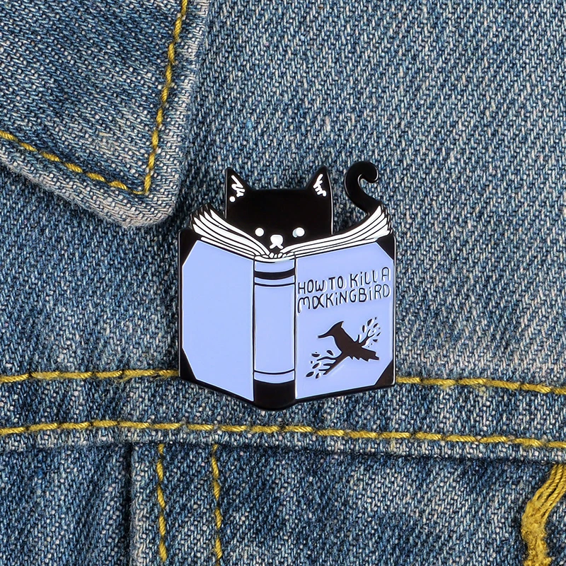 Punk Reading Cat Enamel Brooch How to Kill A MOCKING BIRD Literature Creative Animal Badge Shirt Lapel Pin Jewelry Reader Gifts | Украшения