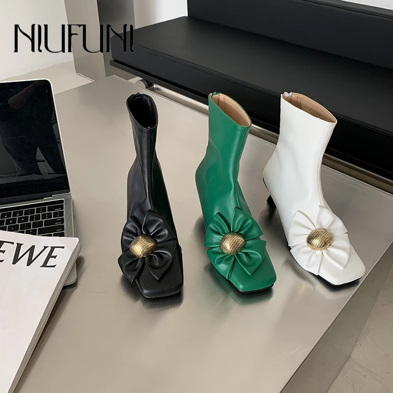 

NIUFUNI Autumn Bow Flower Metal Button Botas Mujer Sexy High Heels Women Boots Square Toe Zip Stiletto Leather Ankle Boots Shoes