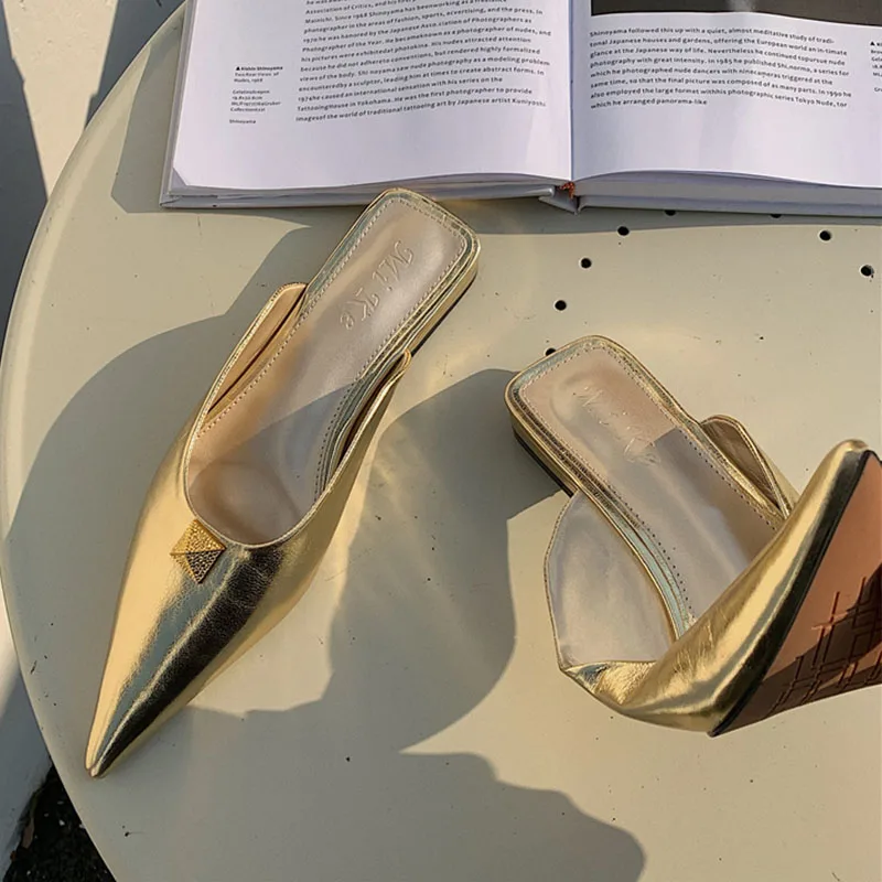 

Fashion Brand Rivet Slippers New Spring Slip On Slides Pointed Toe Flat Heel Mules Shoes For Women 2021 Outdoor Flip Flops