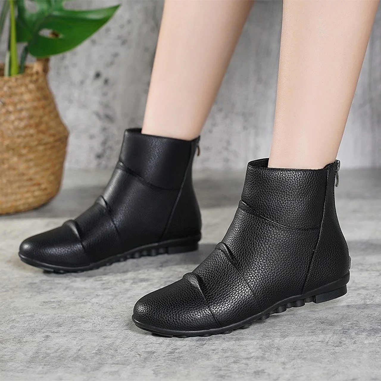 

Women's short boots warm plush shoes autumn and winter after the zipper flat shoes fashion black women's boots zapatos mujer