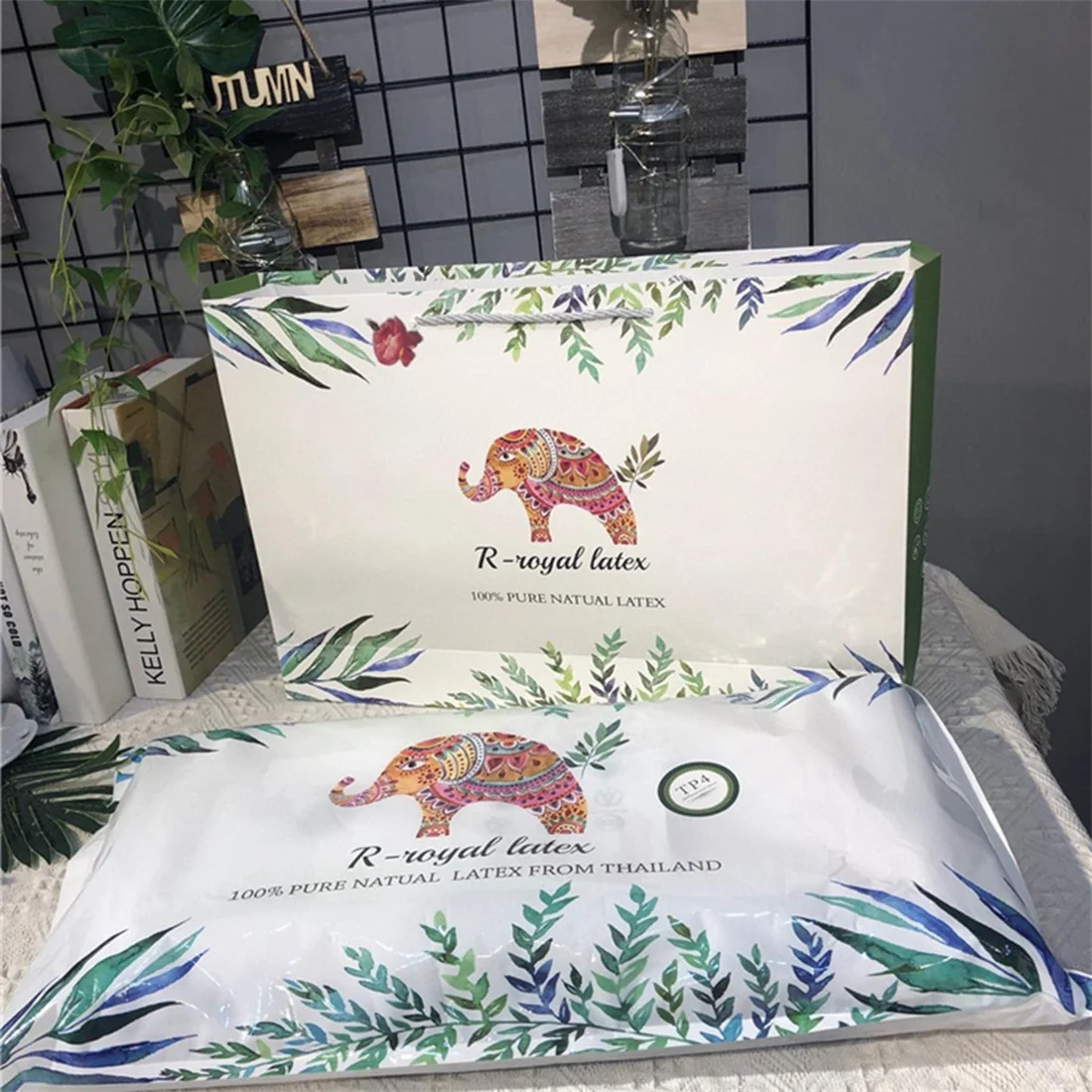 

Manufacturers spot Thai natural elephant wolf tooth particles latex single pillow pillow supply source pillow long pillow