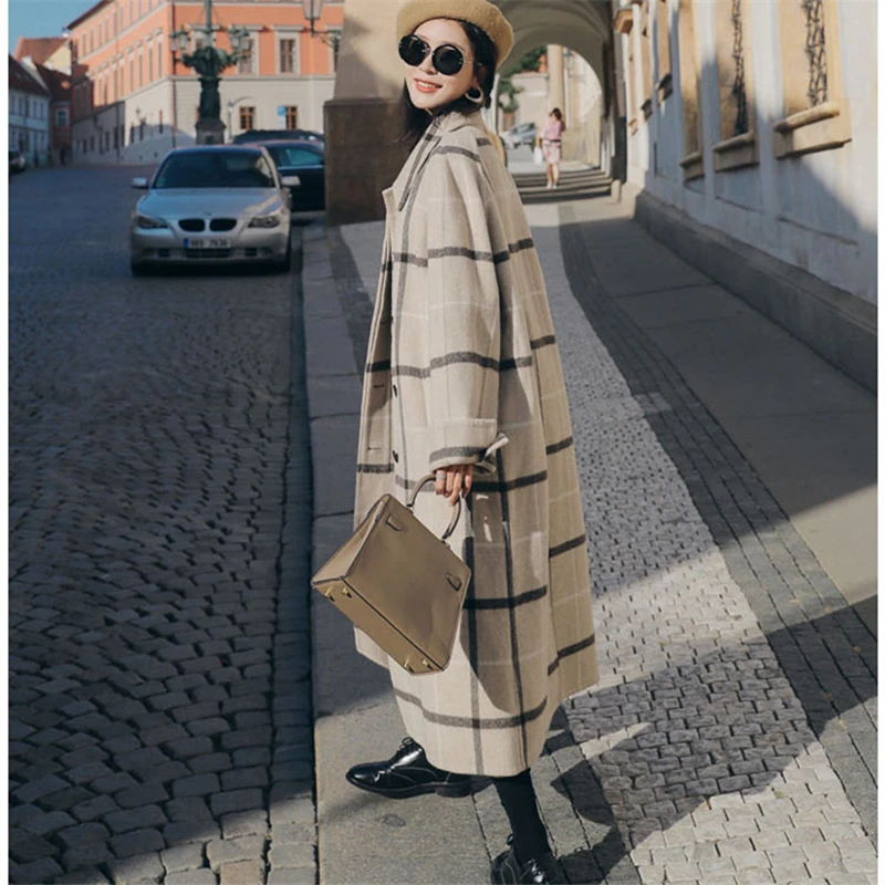 Женское шерстяное пальто в клетку длинное британском стиле утепленное ретро