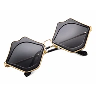 luxury brand fashion lips flat lens sunglasses black pink blue white lens sun glasses gold frame sun protective spectacles