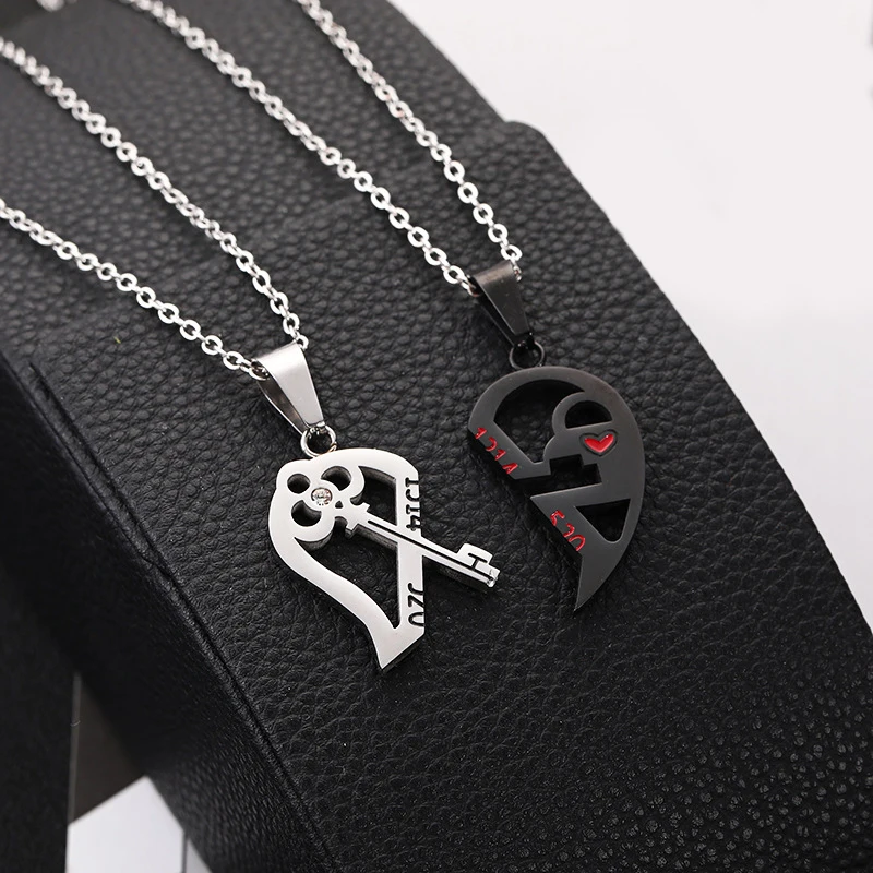 

2 Piece Set Fashion Best Friend Couple Pendant Necklace Broken Heart Women Men Gift Friendship Jewelry Korea Key Locket Necklace