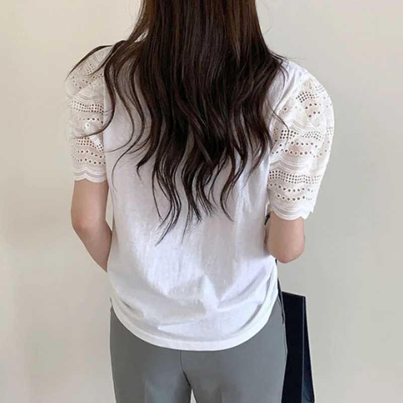 

2021 Summer Loose Short-sleeved T-shirt Plus Size Loose Shirts for Women Tops Korean O-neck Lace Stitched Fashion Clothing 14161