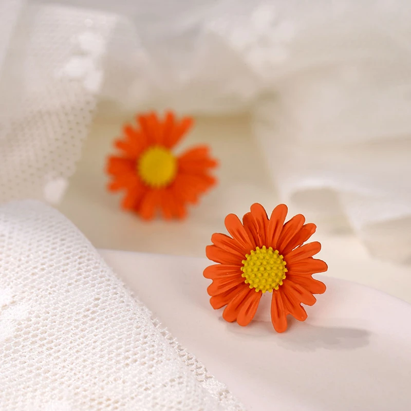 

DAXI Trendy Flower Stud Earrings For Women Sunflower Ear Rings Statement Geometric Fashion 2020 Earings Women Accessories