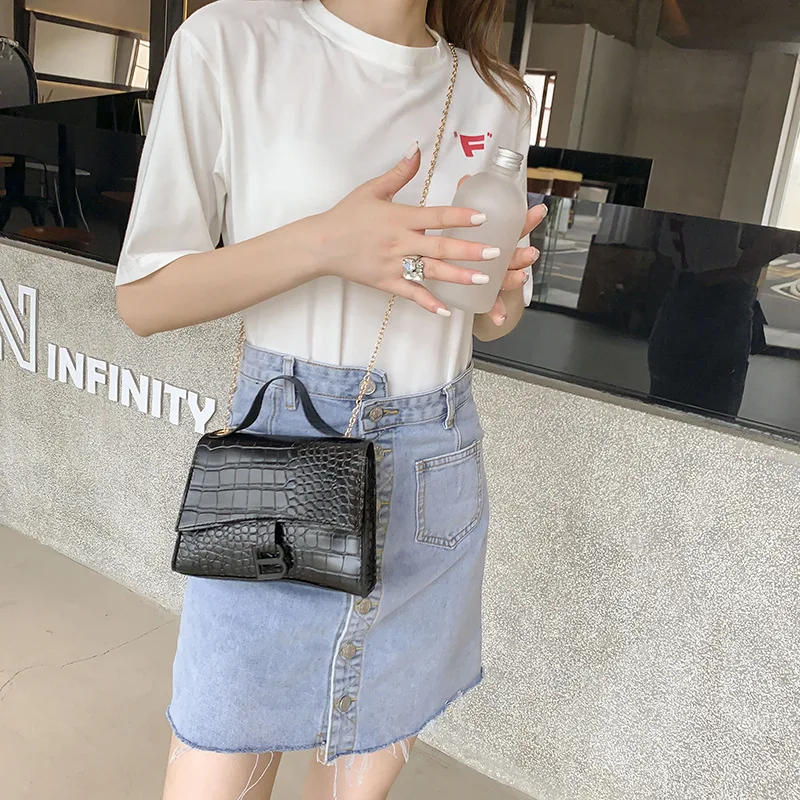 

New Korean Version of The Crocodile Embossed Portable Crossbody Bag Fashion Summer 2020 Small Messenger Bag Women Handbag