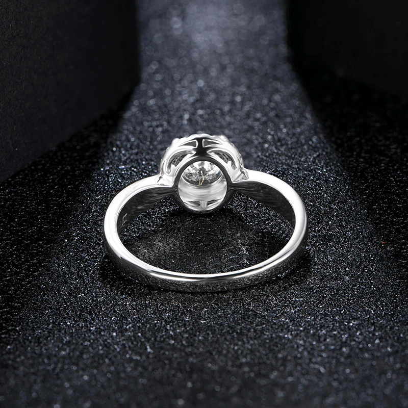 

Trendy Sparkling Moissanite Ring 925 Silver Brilliant Cut 1 Carat Diamond Test Past Engagement Gemstone Halo Rings for Women