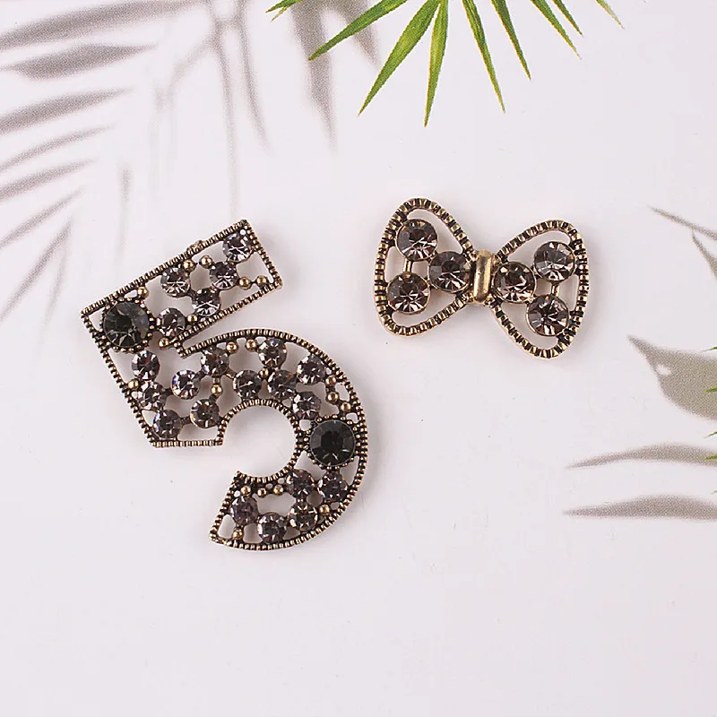 

5Pcs New Bow Number Faceplate Rhinestone Pearl Alloy Jewelry Diamond Plate Button DIY For Hair Clothing Brooch Pin Accessories