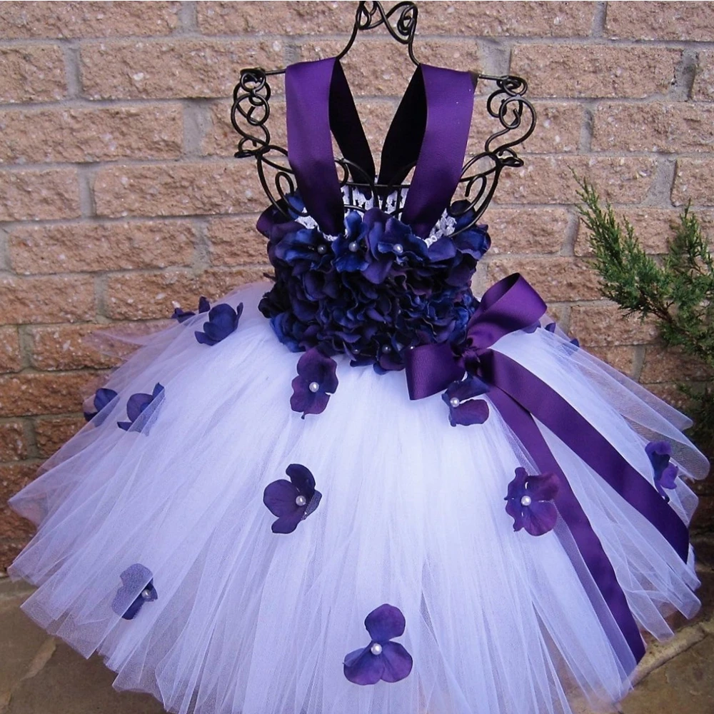 11 видов стилей гортензии платье-пачка для девочки держащей букет на свадьбе