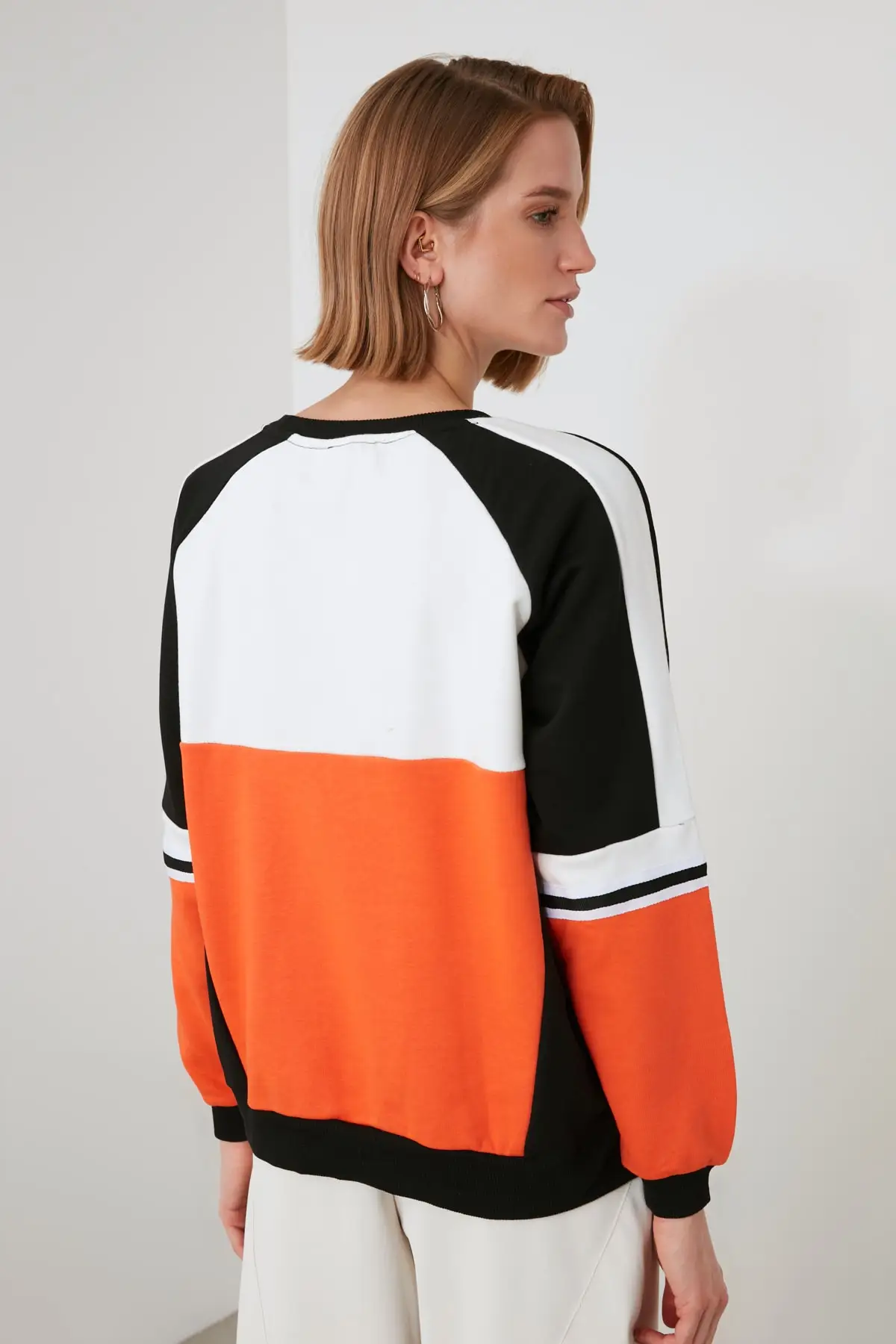 

Trendyol With Color Block Knitting Knitted Sweatshirt TWOAW21SW2014