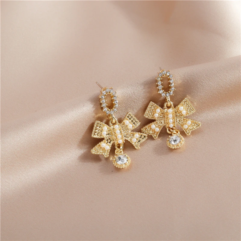 

Fashion Imitation Crystal Bowknot Stud Earrings for Women Sweet Pearl Dangle Earrings Girls Valentine's Day Party Jewelry Gifts