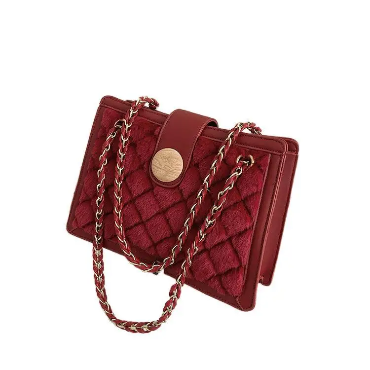 

Bag women 2021 new European and American retro fashion shoulder chain messenger bag plush small square bag