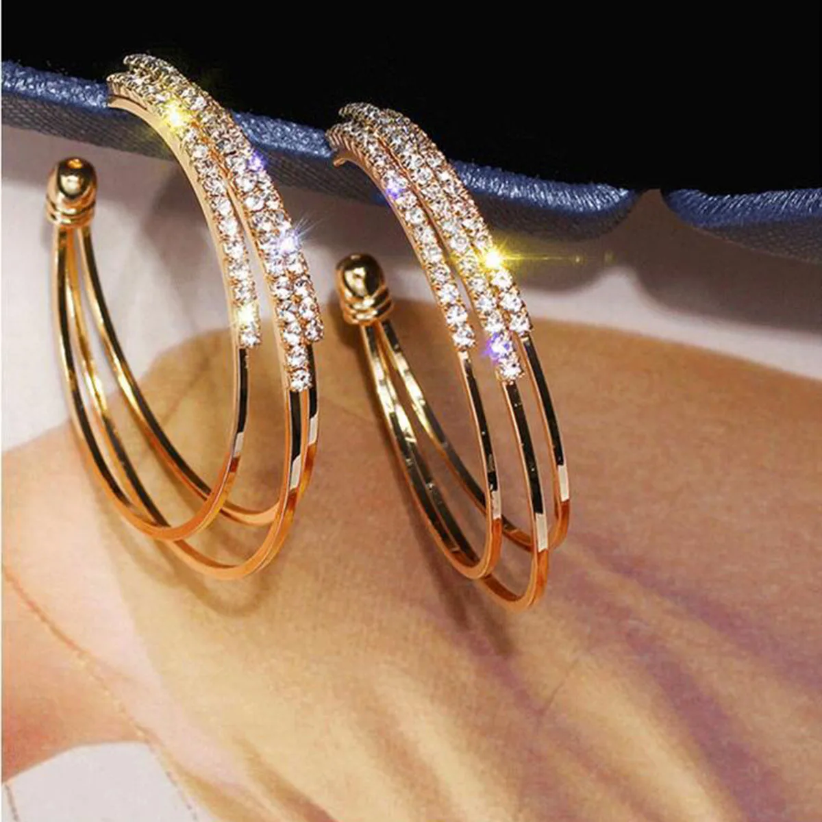 

Hollow Out Circle Earring Exaggerate Diamond C-Shaped Ear Ring 1Pair For Women Fashion Gift Wholesale Rose Gold Silver Jewelry