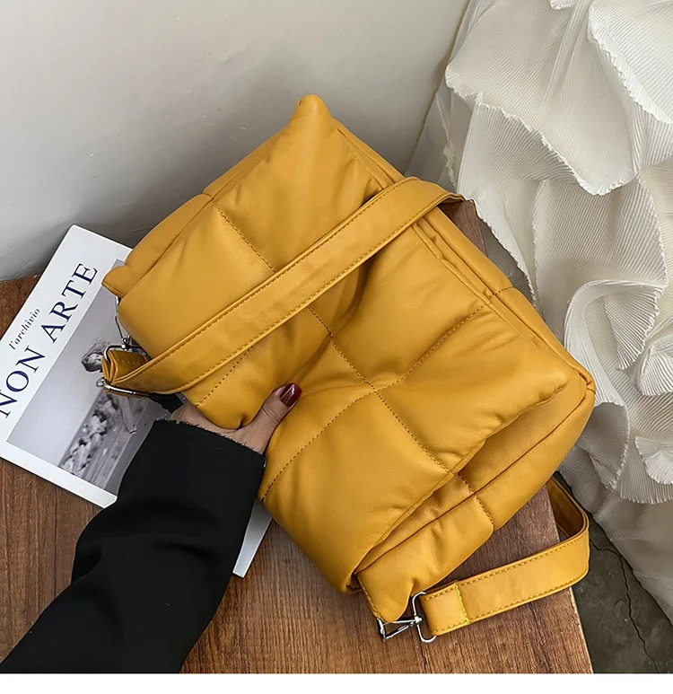 

High Quality Pu Quilted Sponge Soft One Shoulder Underarm Bag Women's 2021 New Leisure Down 100 Strap Large Bag Girl Sac