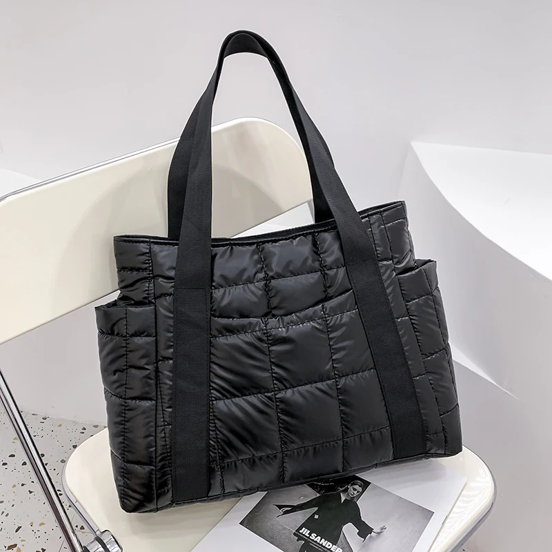 

2022 Winter Brand Designer Textured Padded Nylon Duffel Quilted Shoulder Bag for Women Female Plaid Travel Bags Handbags