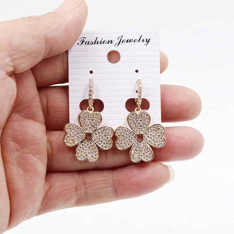 

Dubai 18 karat gold pendant earrings, rose gold tassel jewelry earrings for a wedding party elegant and beautiful lady's accesso
