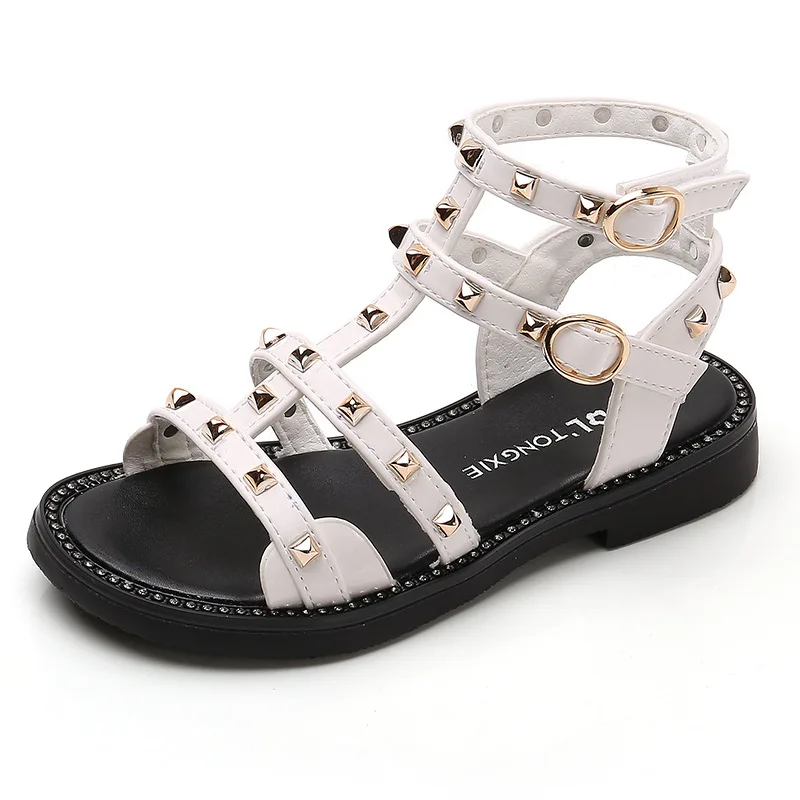 

2020 Summer New Girls Sandals Girls Fashion Soft Bottom Low Rivet Roman Shoes Hollow Sandals Children Beach Princess Shoes