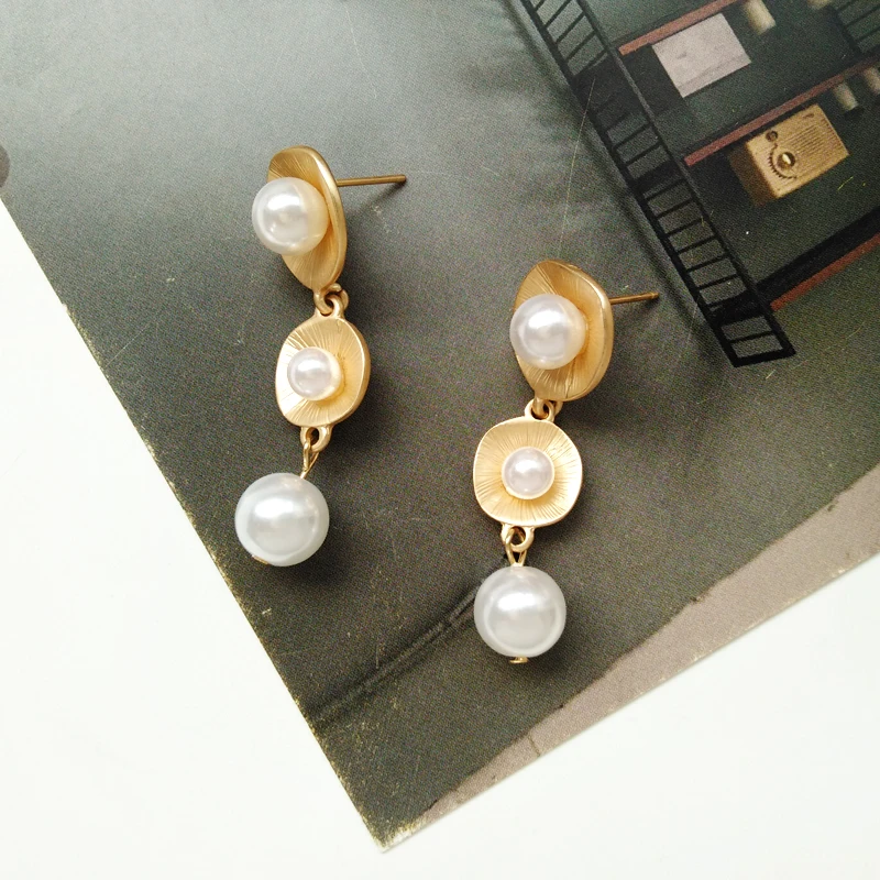 

Pearl earrings women Korea geometric metal circular earrings fashion exquisite plated earrings earrings for women