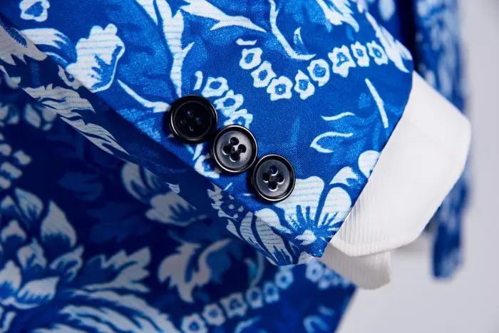 

PYJTRL New Mens Fashion Royal Blue Floral Print Casual Blazer Design Wedding Groom Stage Singer Costume Tide Suit Jacket