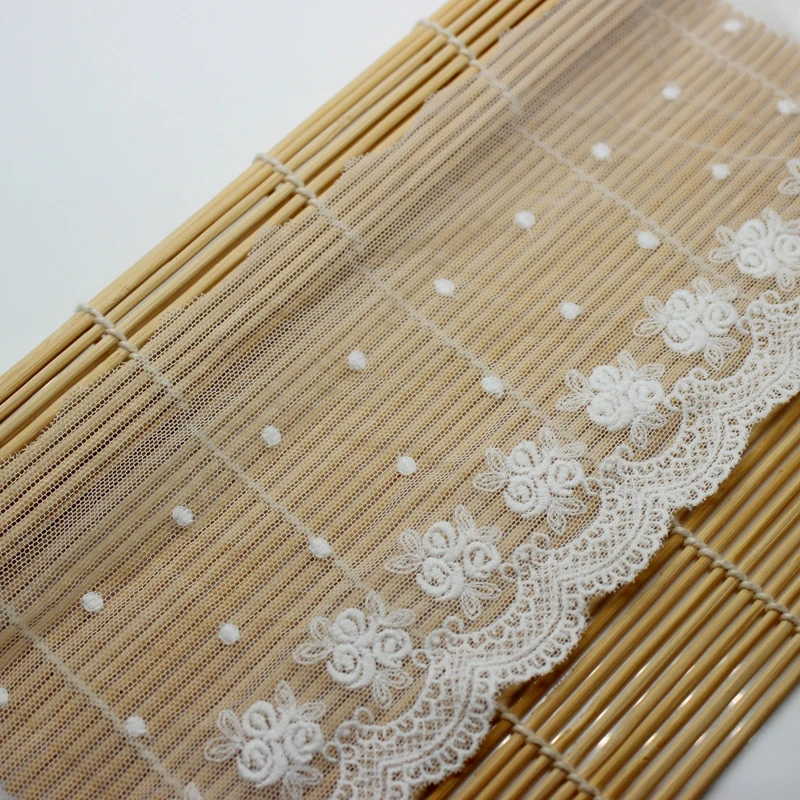 Кружевная вышивка в виде Розы 3 м