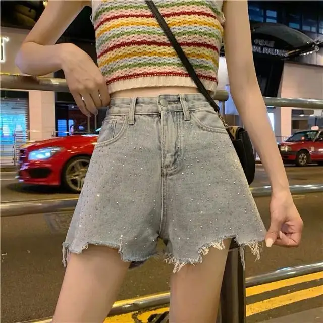 

A-line high waist denim shorts with new Korean hot drill in summer