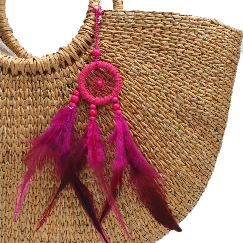 Брелки Ловец снов в стиле бохо с разноцветными перьями и деревянными листьями