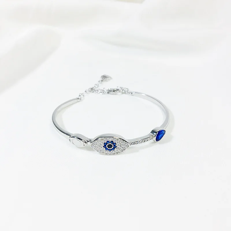 Женский браслет-Амулет из серебра 925 пробы с цирконом | Украшения и аксессуары