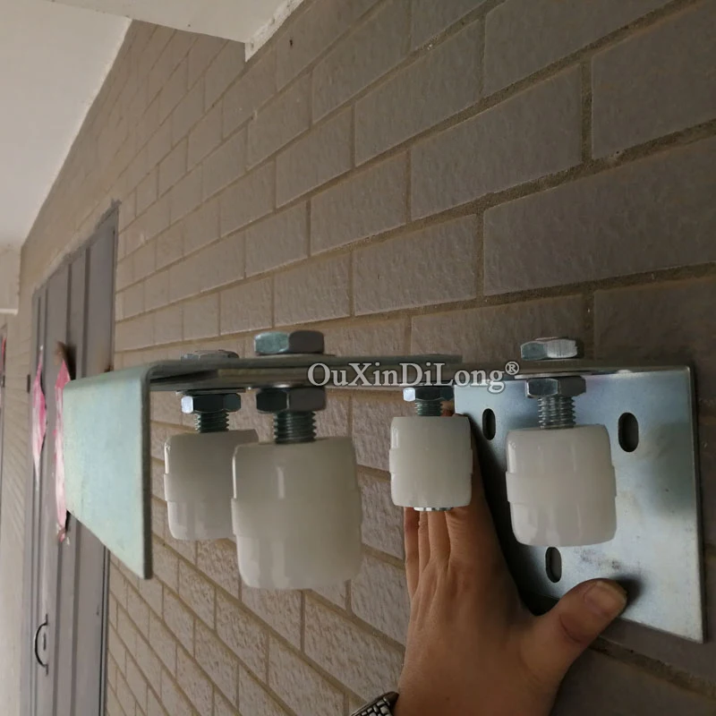 

1 шт. Регулируемый сверхмощный двойной нейлоновый ролик скользящий дверной направляющий ролик L задний кронштейн