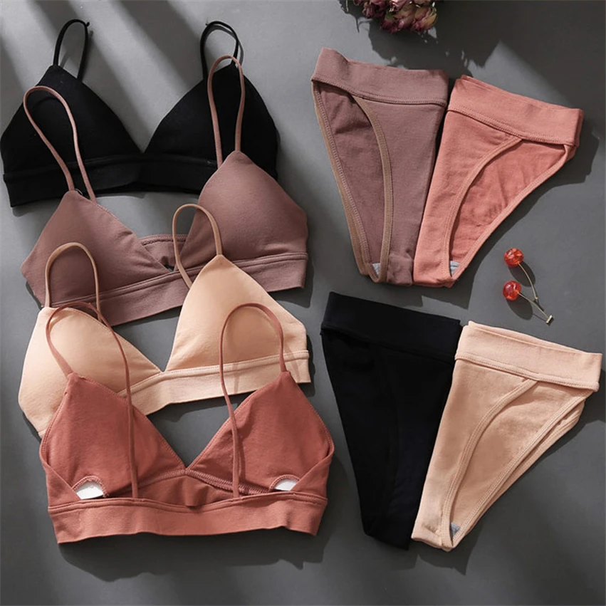 Однотонный женский комплект из бюстгальтера и трусиков во французском стиле