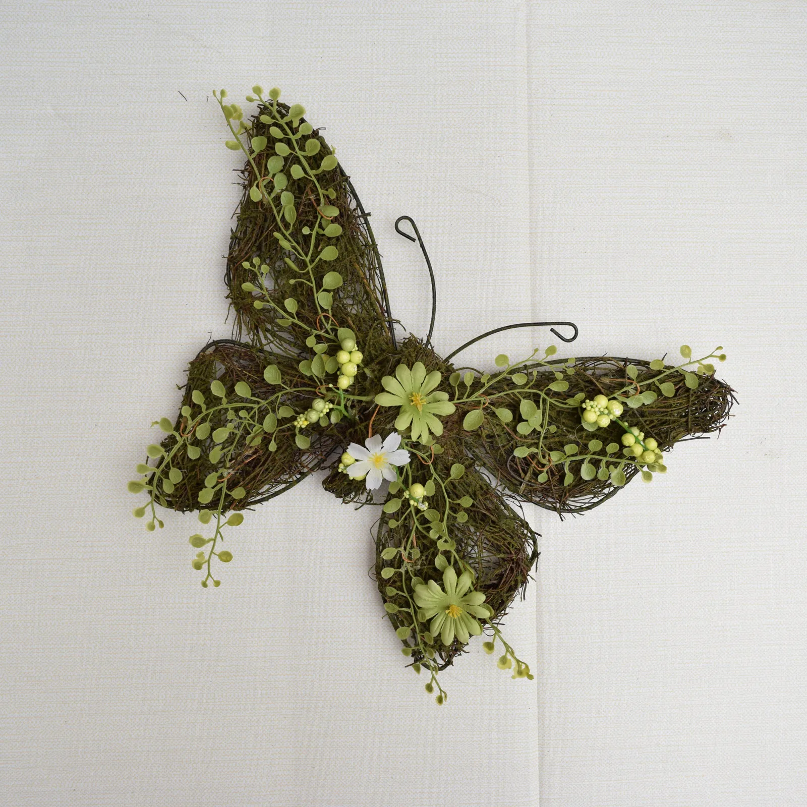 

Iron Butterfly Wreath Miniatures Sculptures Creative Home Decor DIY Wall Decoration Simulation Leaf Artificial Hanging Plant