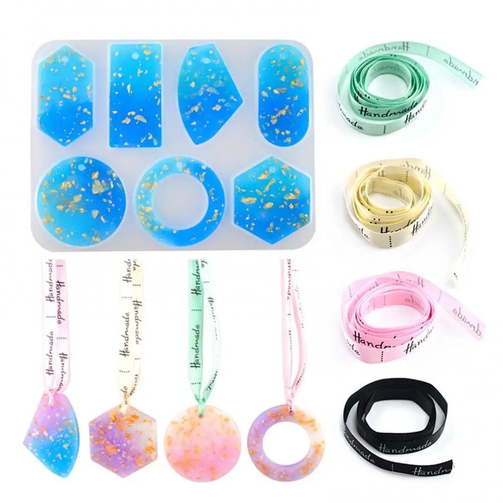 

Car Keychain Pendant DIY Crystal Epoxy Mould Silicone Mold Hanging Decor Children Birthday Gift Delicate Crafts Brain Games Toy