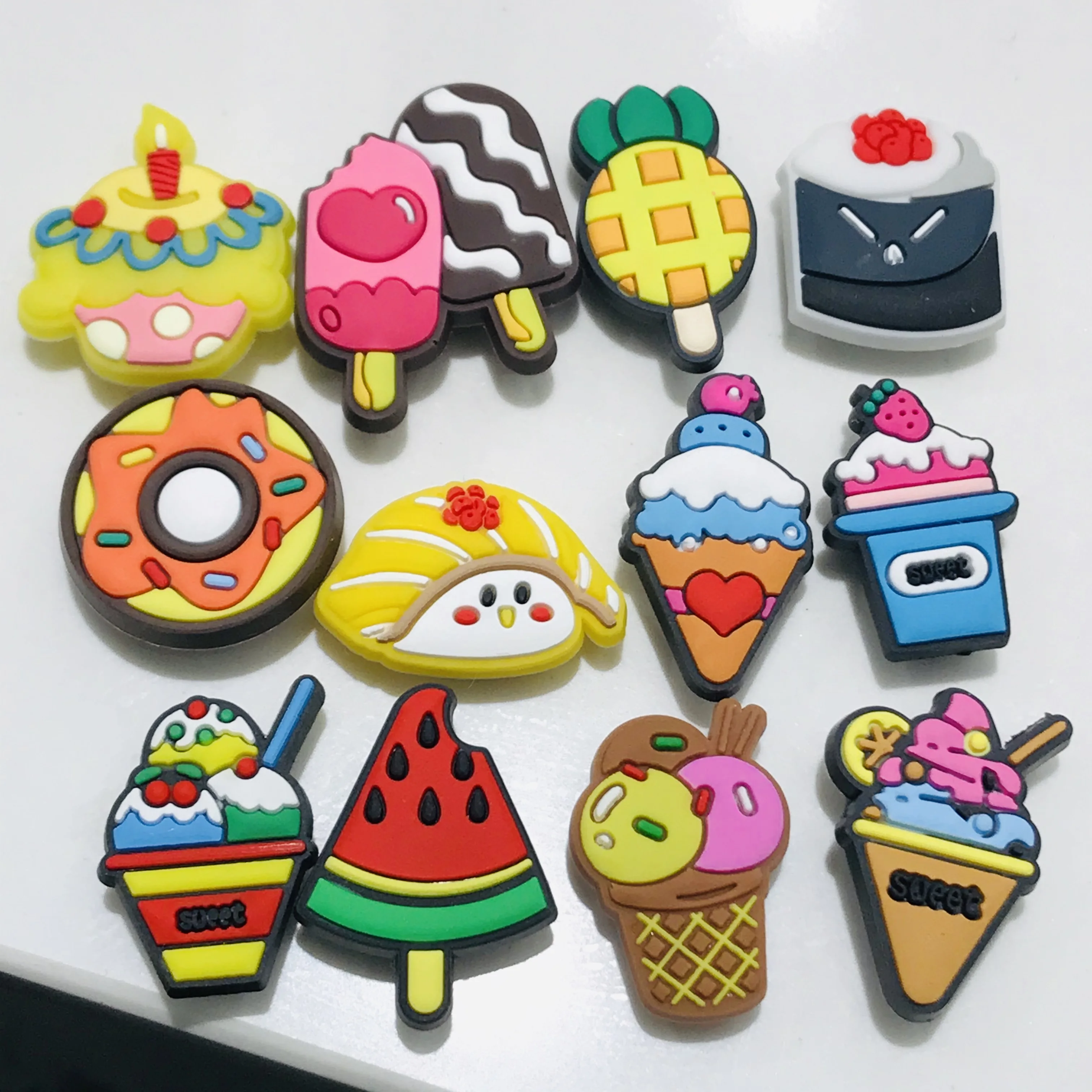 

Новинка, оптовая продажа, 100 шт., смесь ананасов, суши из ПВХ, поделки с плоским основанием, искусственные сумки, подвески, украшения, декораци...