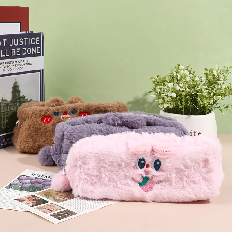 

Чехол для карандашей, милый чехол для карандашей, плюшевая сумка из материала большой емкости с медведем для девочек, плюшевые Школьные при...