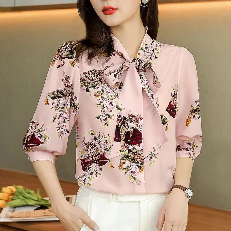 

Chiffon Loose Women's Shirts New Fashion Blouses Flowers Buttons Bow Tie Shirts Summer Casual Short Sleeve Blusas Houthion