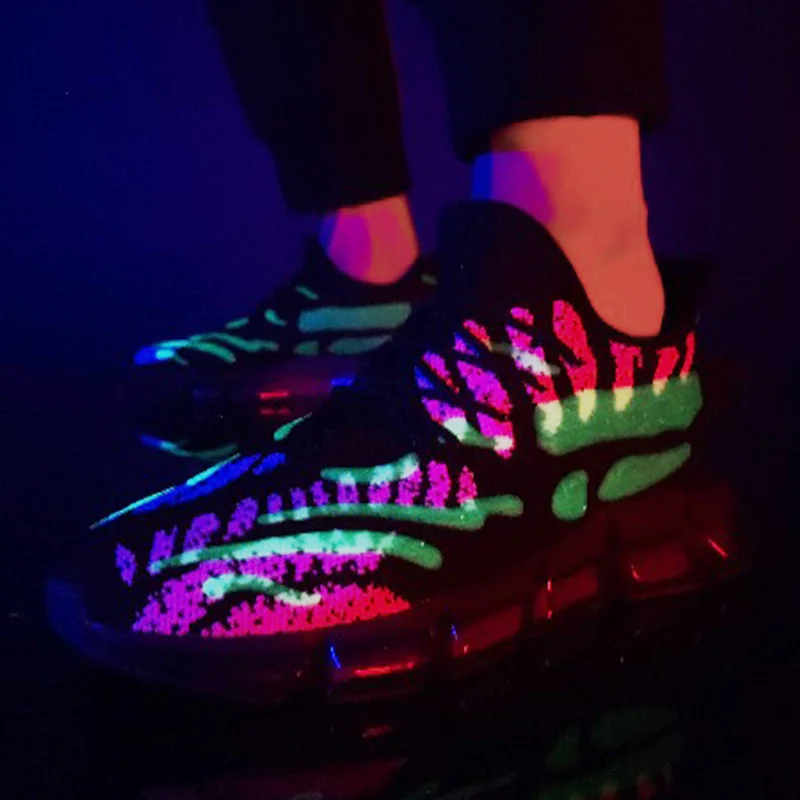 

New Men Sneakers Luminous Running Shoes for Men Comfortable Sports Athletic Jogging Walking Shoes Zapatillas Hombre Deportiva