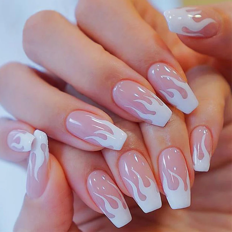 

24pcs / Set Punk Fake Nails Short Design Fire Pattern Girl Full Nail Applique Wearing Nail Piece Artificial Nail Art fake nails