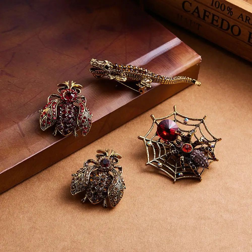 Винтажная брошь в форме ящерицы и пчелы красные стразы 1 шт. Золотая стиле ретро