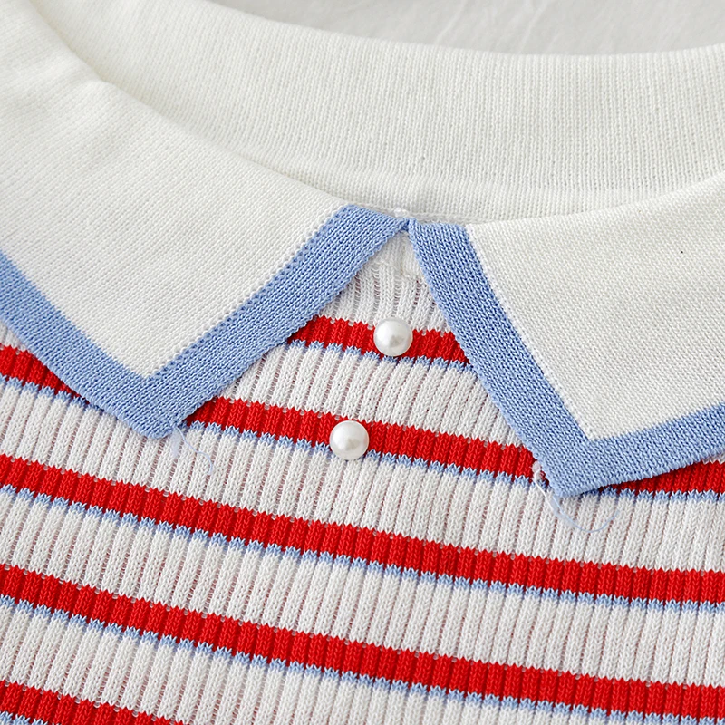 Женская трикотажная футболка с коротким рукавом однотонная облегающая в полоску