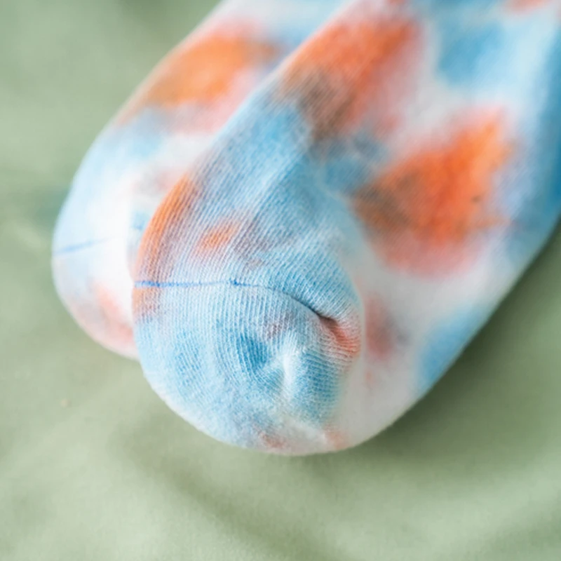 

New Harajuku Cute Colorful Tie Dye Middle Tube Cotton Socks Women Skate Running Graffiti Sports Socks Hip Hop Fashion Streetwear