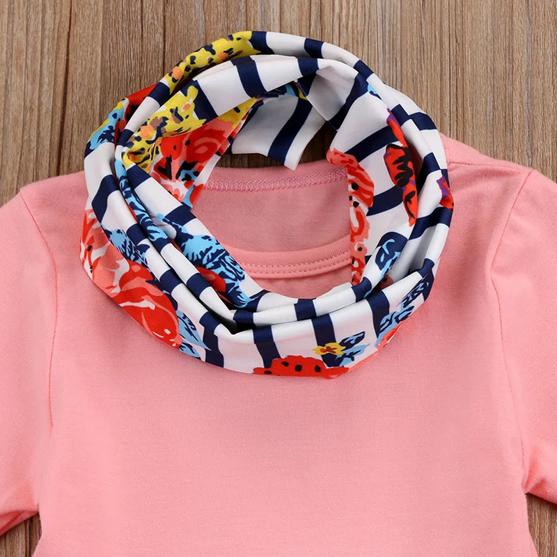 Милое плиссированное платье с длинными рукавами и рисунком из мультфильма