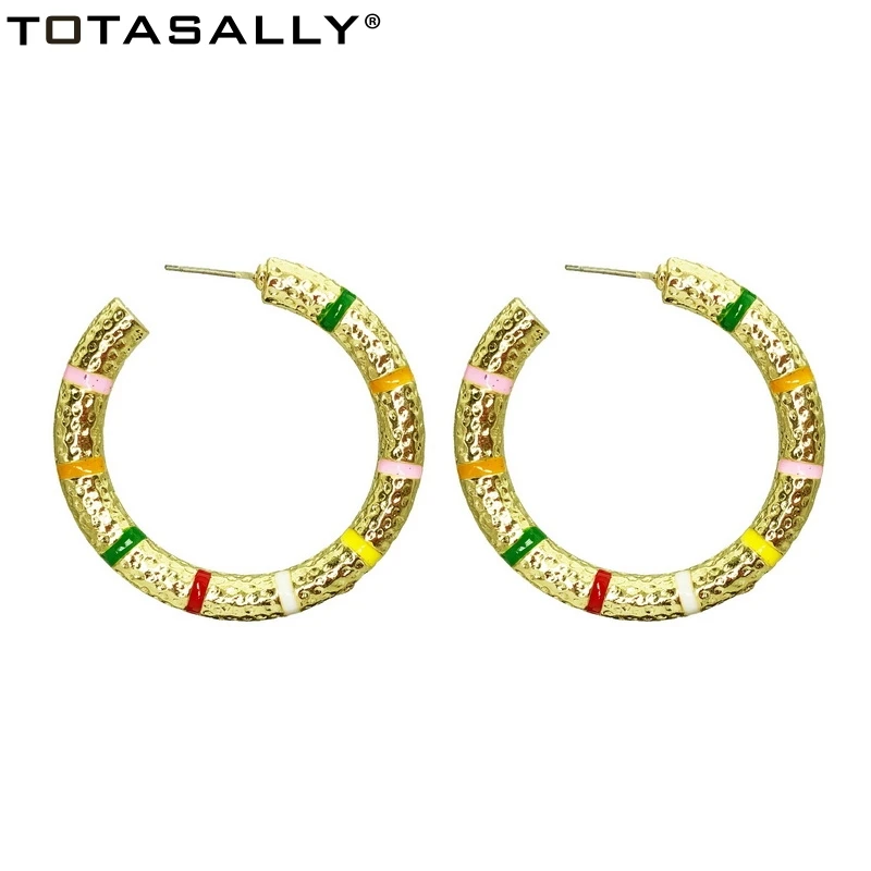 

TOTASALLY Designer Women Gift Hoop Earrings Fashion Alloy Colorful Oil Strips T-Show Earrings Accessories Brincos