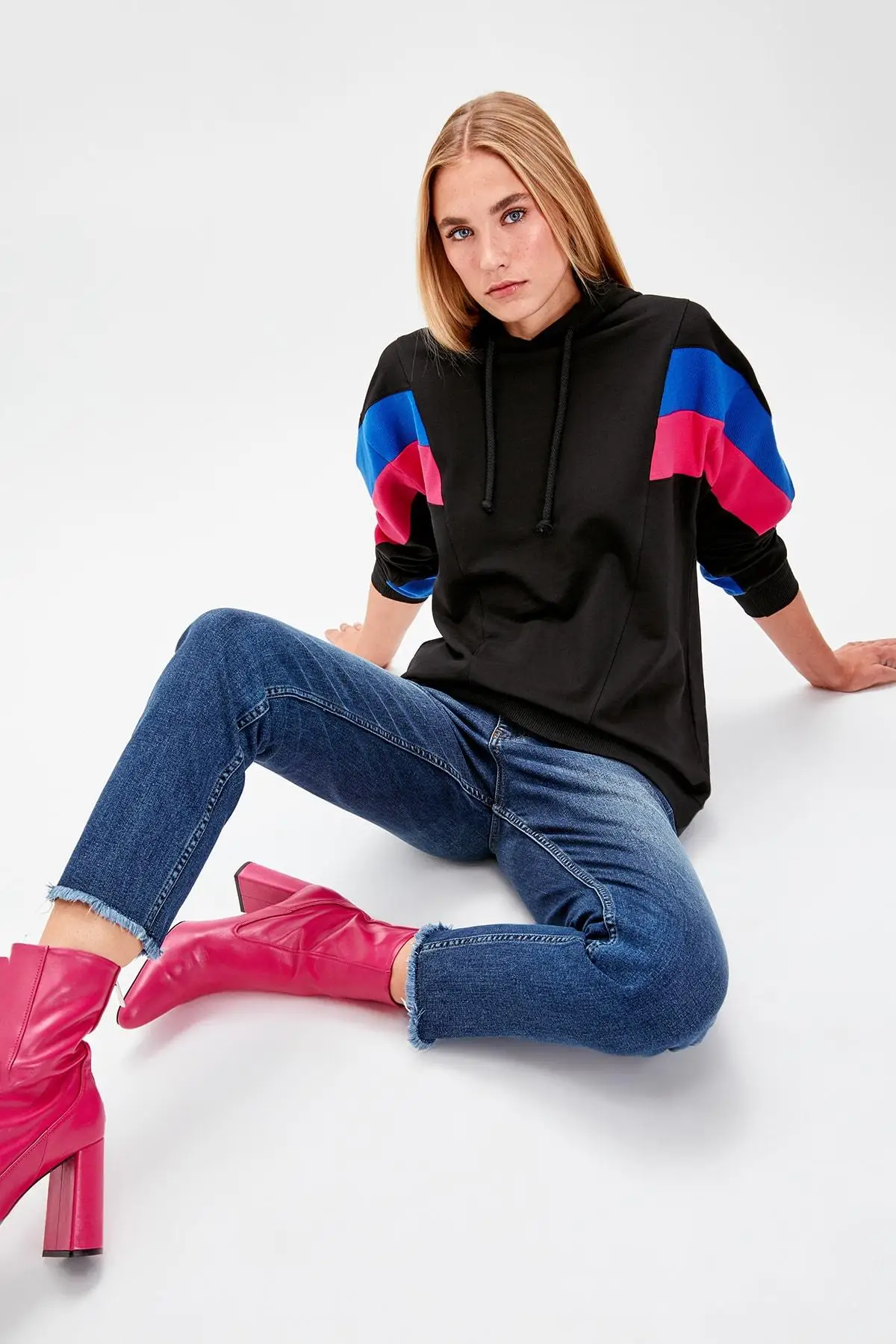 Trendyol черный с цветным блоком Boyfriend трикотажный Свитшот TWOAW20SW0075